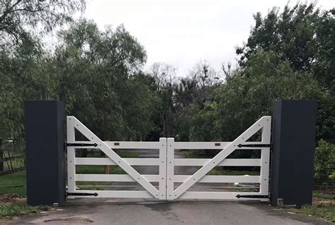 Custom Ranch Style Gates Gippsland Blackwood Country Gates