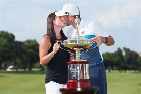 Sergio Garcias Wife Angela Akins Is A Golfer Too