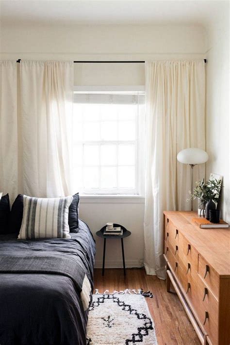 30 Classy Small Bedroom Decor Ideas Easy To Apply Simple Bedroom