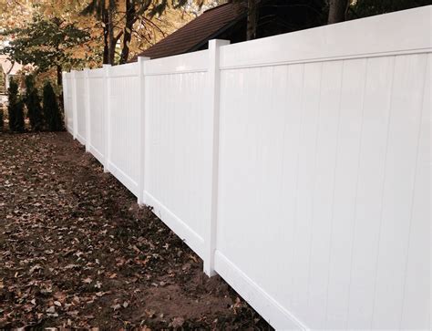 White Vinyl Privacy Fence In Royal Oak Michigan Paramountfenc