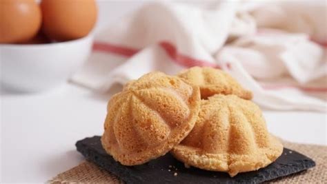 Resep kue bolu nanas lembut enak. Resep Kue Bolu Sakura Manis Karamel | RIAU24.COM