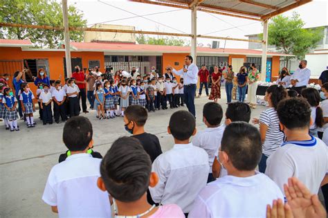 Motiva Alcalde Carlos Peña Ortiz A Niños De Escuela Primaria Constitución Administración