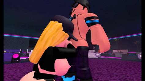 Thick Roblox Girl Gives Dude A Blowjob In A Club At 3 Am