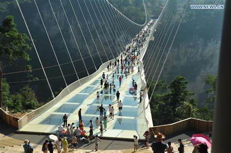 Zhangjiajie Grand Canyons Glass Bottom Bridge Opens To Tourists 9