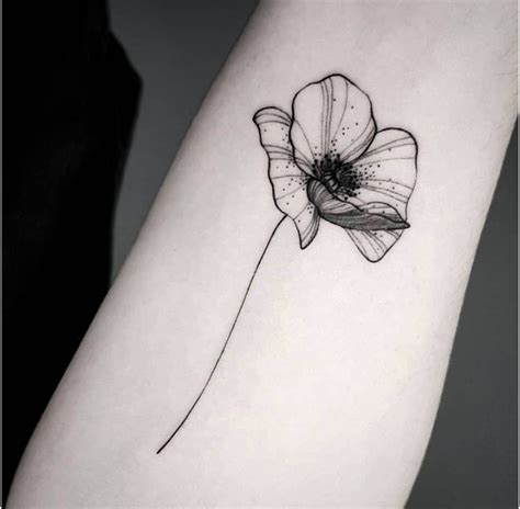 Pin De Emily Cowperthwaite En Ink Tatuaje De Amapolas Tattoo