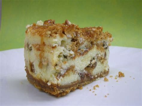 Alton brown's recipe features sour cream, cream cheese, smoked trout, and. Cinnabon Cheesecake- Use 1/2 cup sour cream over cream | Cinnamon desserts, Dessert recipes, Eat ...