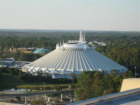 5 Reasons Why We Love Space Mountain At Walt Disney World Disney Dining