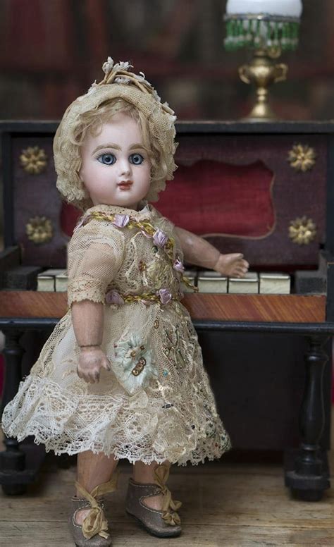 Antique Porcelain Dolls Antique Toys Antique Quilts Vintage Quilts