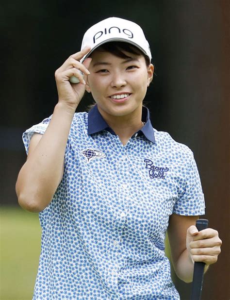 Golf Japanese Rookie Hinako Shibuno In 2 Shot Lead At Womens British Open