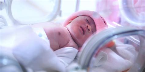 Merawat Bayi Prematur
