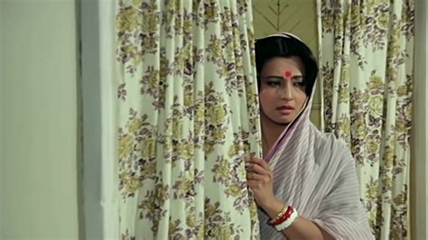 Bengali Beauty Moonmoon Sen Enjoys Blouse Strip Hottest Bed Scene