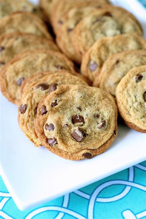 Thin And Crispy Chocolate Chip Cookies The Curvy Carrot