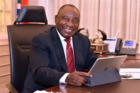 South africa's president ramaphosa has received the johnson & johnson vaccine alongside health minister zweli mkhize and some of the country's front line president cyril ramaphosa and minister mkhize were also vaccinated on wednesday, alongside 16 health care workers. South Africa's President Ramaphosa to Donate Half of His ...
