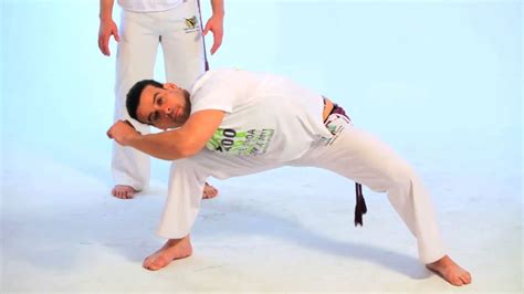 How To Do The Esquiva Capoeira Youtube