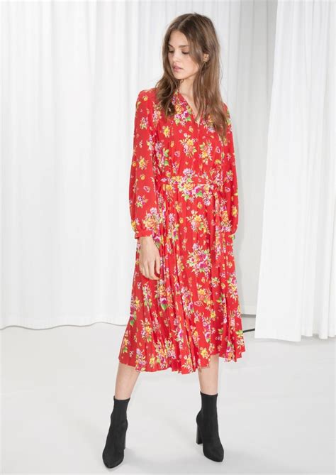and other stories image 2 of floral pleated midi dress in red red floral dress midi dress