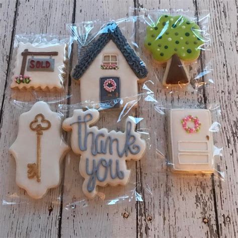 Pin By Chickadee On New Home Cookies Cookie Decorating Christmas