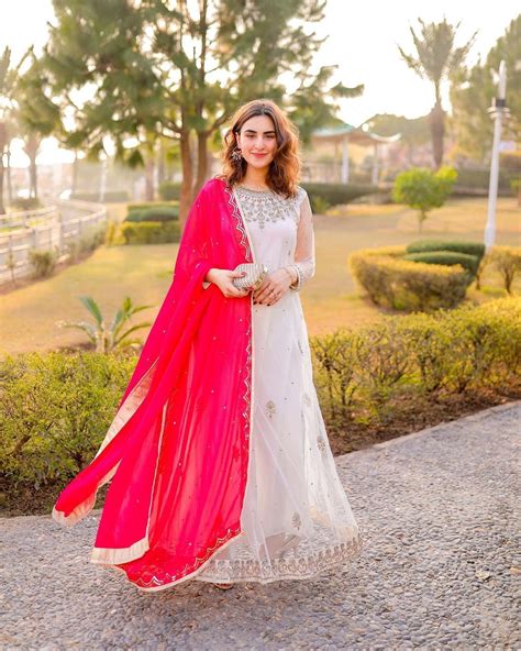 Sidra Mumtaz Sidramumtazofficial • Instagram Photos And Videos Asian Bridal Dresses Bridal