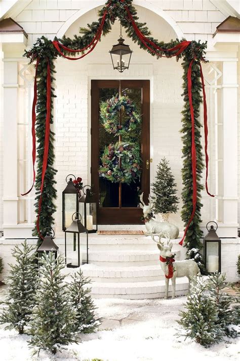 50 Fabulous Outdoor Christmas Decorations For A Winter Wonderland