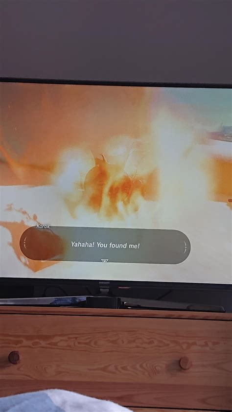 It breaks apart on impact, freezing objects in the immediate area. I used fire arrows to free a korok in ice and this happened : Breath_of_the_Wild