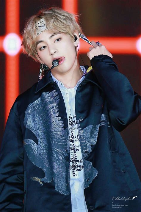 Hd wallpapers and background images. Pin di 뷔 방탄소년단