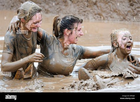 Women Covered In Mud Hi Res Stock Photography And Images Alamy