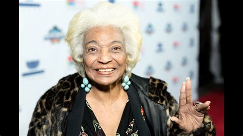 Nichelle Nichols Aka Lt Nyota Uhura Youtube