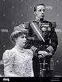 Alfonso XIII, Rey de España. (1886-1941), con su esposa Victoria ...