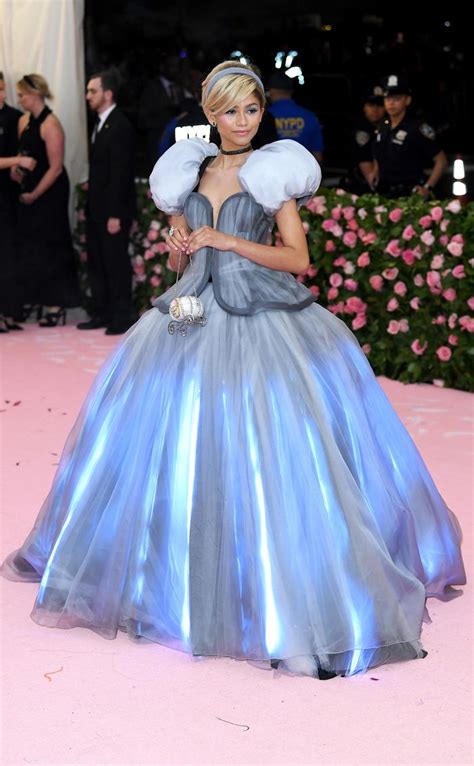 Every Look From The Met Gala Red Carpet 2019 Who What Wear Uk