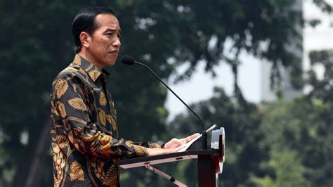 Merata Di Semua Tingkatan Demografi Survei Lsi Catat 76 Persen Publik Puas Kinerja Jokowi