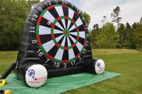 Mit viel aufwand recherchieren wir top aktuelle modelle und preise. Fußball Dart mieten Wochendepauschal 179€ XXL Dartscheibe ...