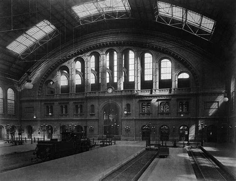 Inside The Anhalter Bahnhof In 1880 Berlin In 2020 Berlin Photos