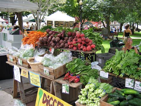 Visit A Vermont Farmers Markets Farm Stand Or Community Garden
