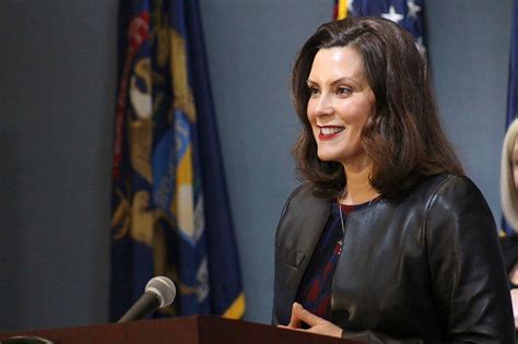 Detroiters Raise 2 900 To Purchase Buffs Sunglasses For Gov Whitmer