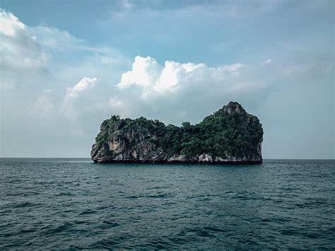 Royalty Free Photo Island In The Middle Of The Ocean Pickpik