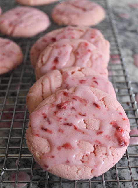 We would like to show you a description here but the site won't allow us. Strawberry Cake Mix Cookies3