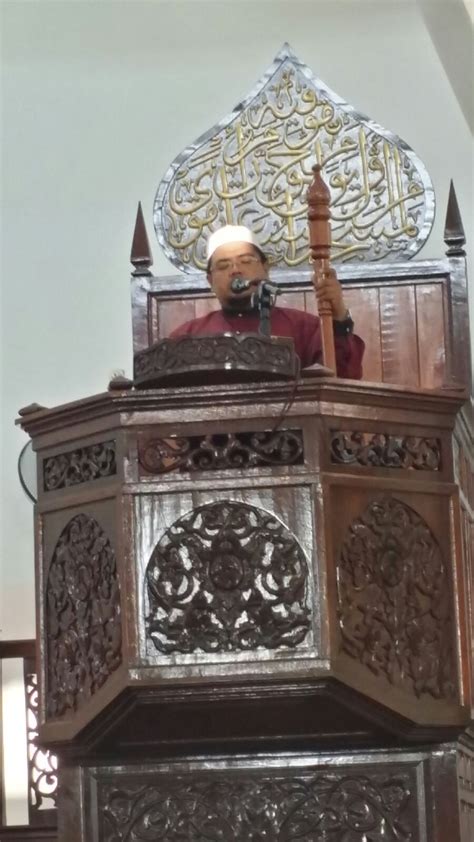 Terdapat 3 cara melaksanakan solat sunat gerhana iaitu; Solat Sunat Gerhana Matahari | Masjid Jamek Tok Jiring