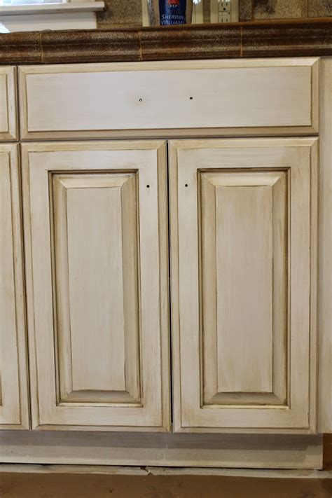 Our latest line of glazed maple kitchen cabinets features a rich burnt sienna finish. The ragged wren : How-To: Glazing Cabinets