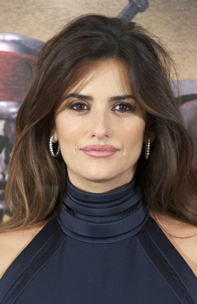 penelope cruz attends pirates of the caribbean on stranger tides photocall in madrid
