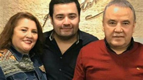Muhittin böcek hakkında en son ve en doğru haberler mynet haber farkı ile bu sayfada. Muhittin Böcek'in eski eşinden duygusal paylaşım - Gerçek ...