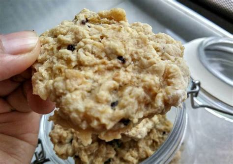 I had oatmeal for the first time two years ago, during my sophomore year of college. Resep Banana Oatmeal Cookies oleh Intan Nastiti - Cookpad