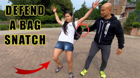 how to defend a bag snatch women s self defense youtube