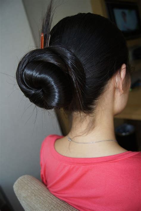 From the classic ballerina bun to a messy bun, find your favorite bun style hair buns. Image result for chinese long hair buns | Bun hairstyles ...