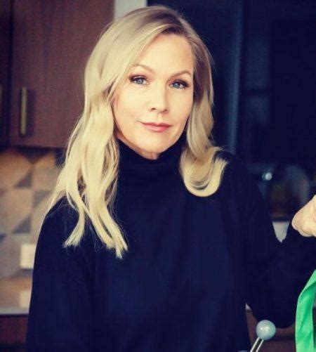 Jennie Garth Biography Age Height Husband MrDustBin