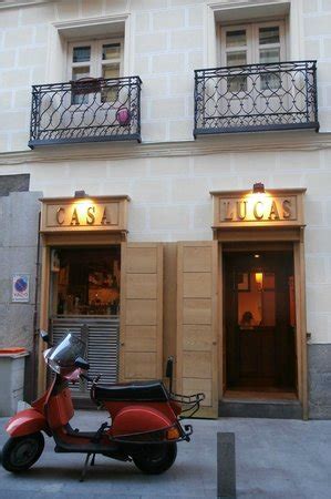 Sicuramente un posto da visitare nel corso del vostro soggiorno a madrid. Outside: fotografía de Casa Lucas, Madrid - Tripadvisor