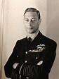 George VI in 1942 | British royalty, Double breasted suit jacket, Suit ...