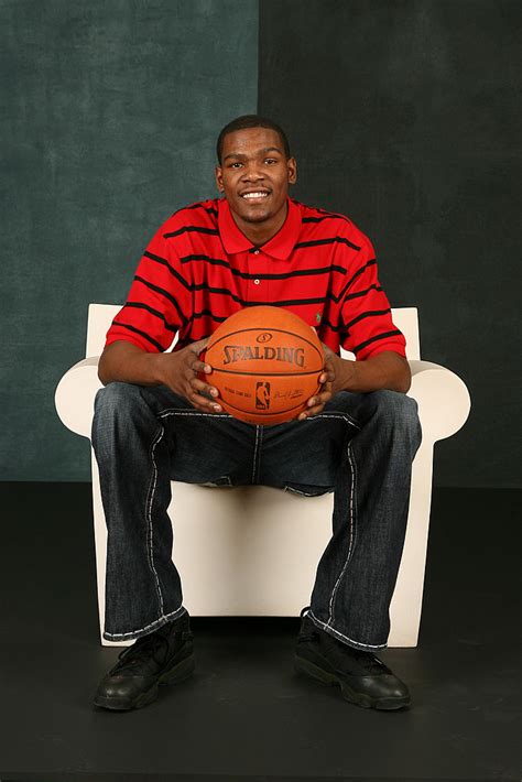 26.07.2020 · brooklyn nets superstar small forward kevin durant likes the fact that the nba loosened its dress code for the bubble games, particularly for coaches. How to Dress Like Kevin Durant (In 2009)