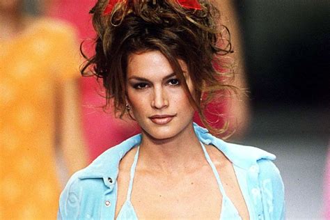 Cindy Crawford Is Suited Up For Summer In Throwback Swimsuit Video Watch