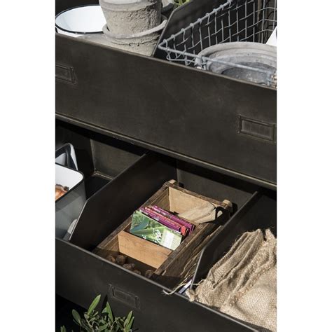 Développez et partagez vos idées créatives. etagere sur roulettes 8 casiers industriel vintage metal ...