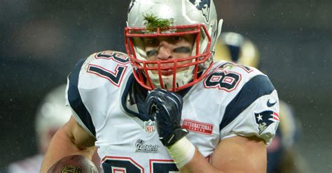 With Infection Gone Rob Gronkowski Gets Plate In Arm