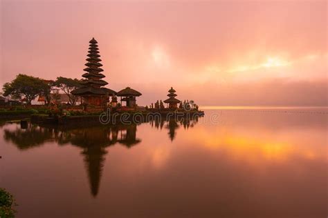 Pura Ulun Danu Bratan Before Sunrise Hindu Temple In Bratan Lake Bali